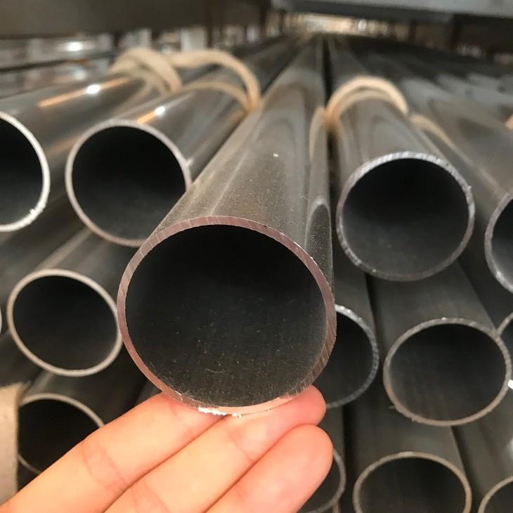 Extruded aluminum stock round tube